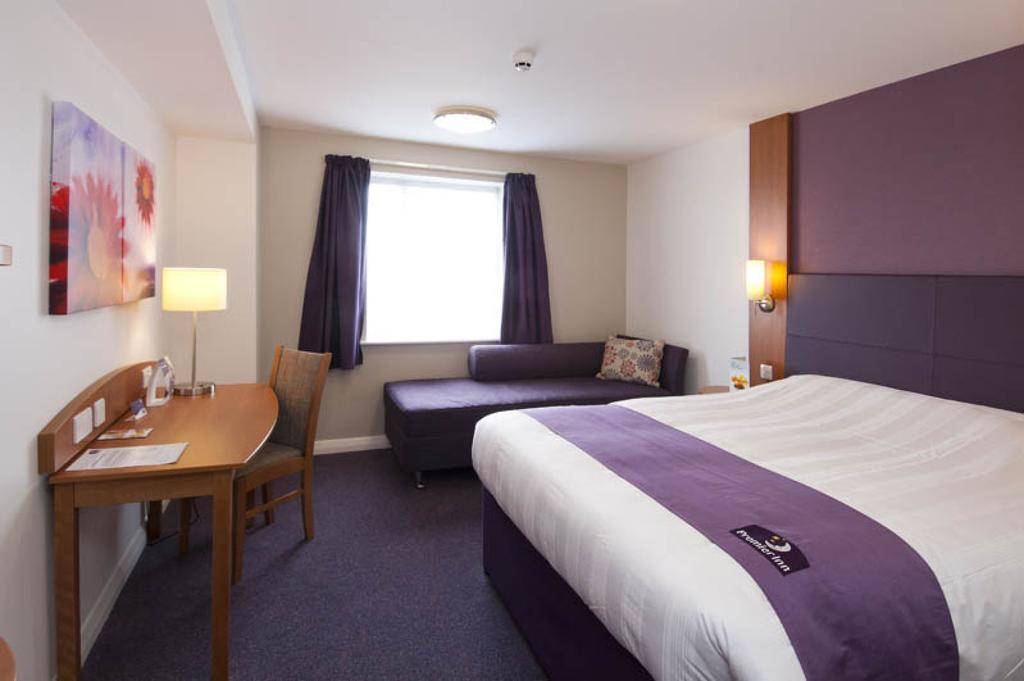 Premier Inn Cardiff Roath Bilik gambar